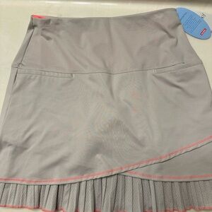 Pickleball/ tennis skirt NWT  high end